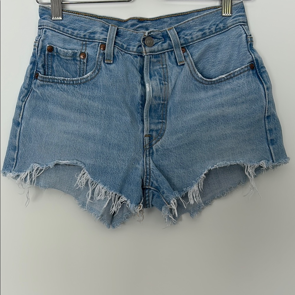 CLOSET CLEAR-OUT! LEVI’S 501 Blue Button Fly Jean Shorts Frayed Hem waist 25